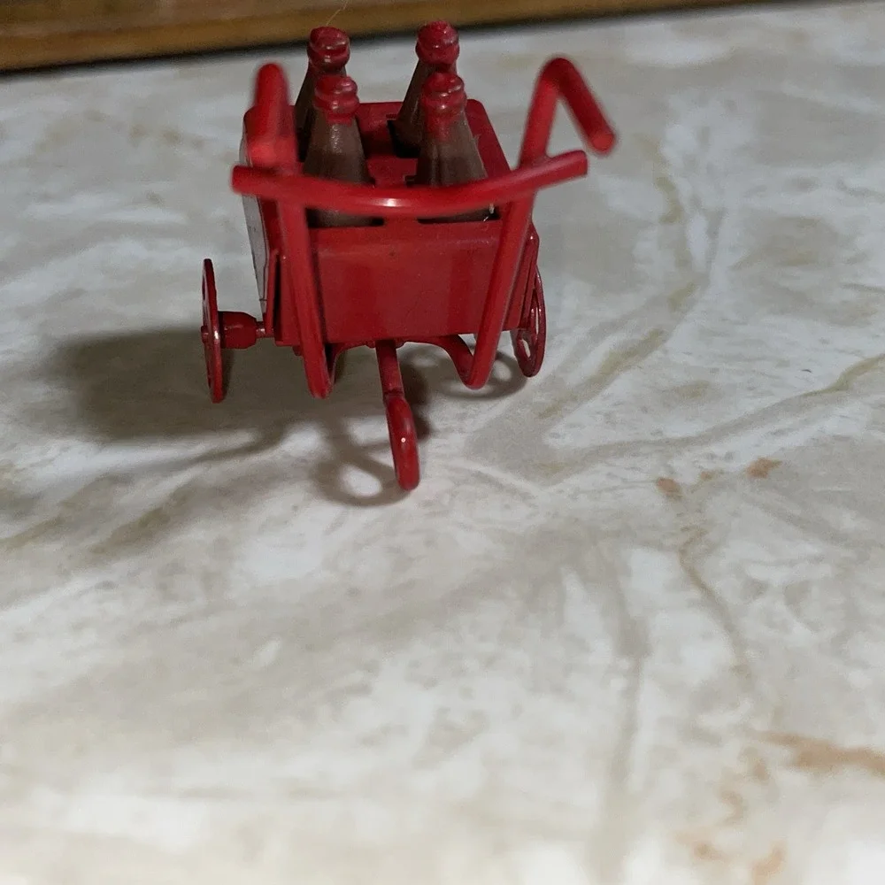 Tiny Red Coca-cola Delivery Wagon with Crate‎
